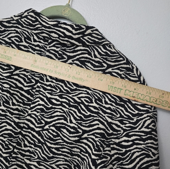 Per Una Black Mix Zebra Animal Print Lightweight Coat Size 6 US Size 10 UK - Picture 15 of 16